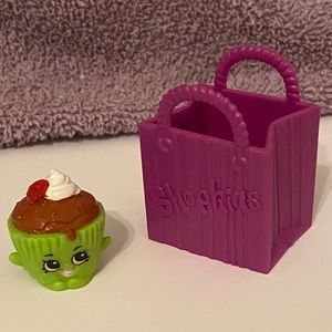 Shopkins Season 2 Cupcake Chic With Bag - Rare